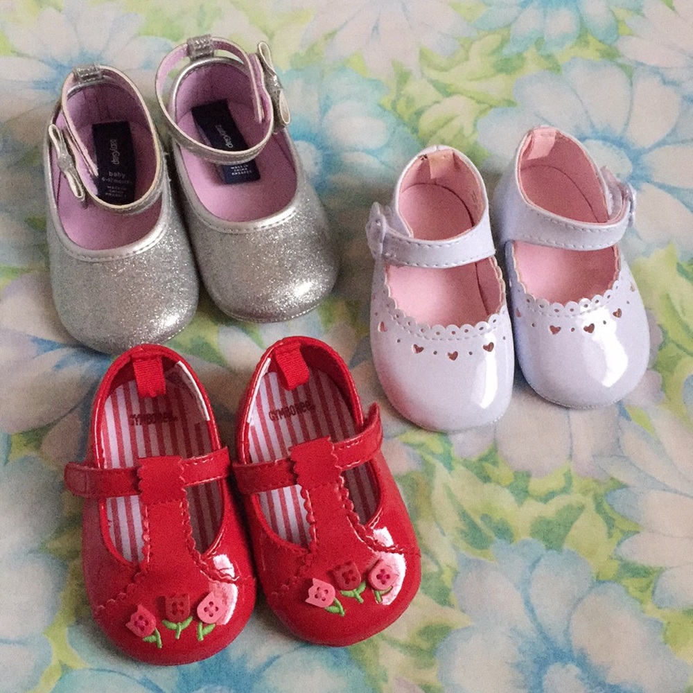 SOLD Bundle of baby girls’ shoes